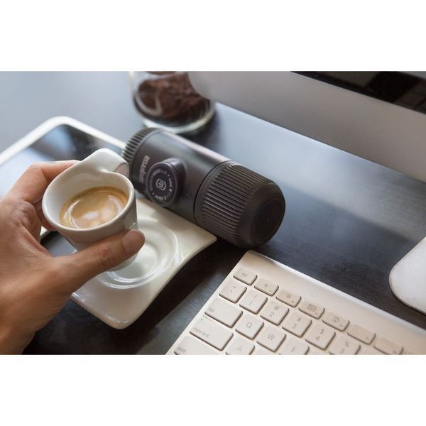 Портативна еспресо-кавоварка Wacaco Nanopresso сіра, механічна, для меленої кави WNANOGR фото