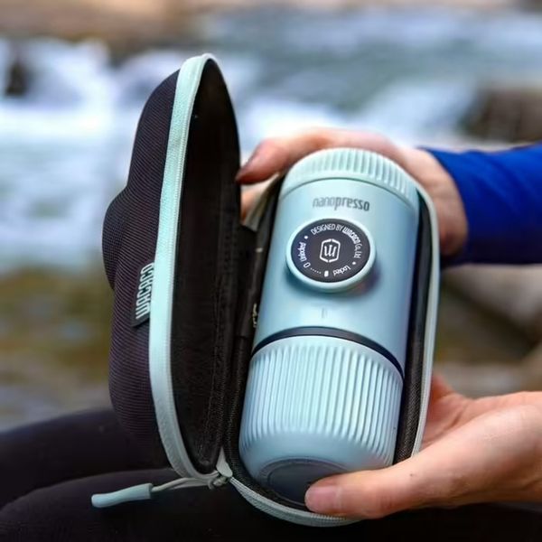 Портативная эспрессо кофеварка Wacaco Nanopresso голубая с чехлом, механическая, для молотого кофе WNANOBLUE фото