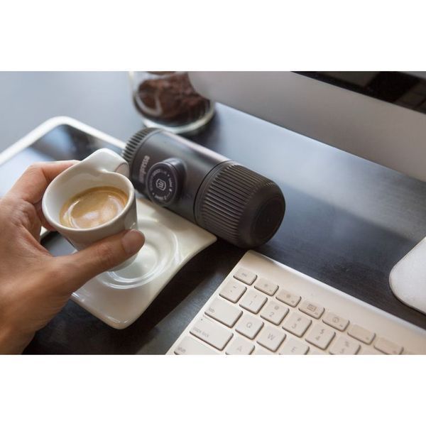 Портативна еспресо-кавоварка Wacaco Nanopresso сіра з чохлом, механічна, для меленої кави WNANOGRcase фото
