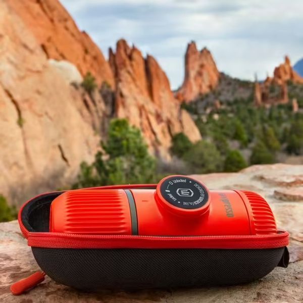 Портативная эспрессо кофеварка Wacaco Nanopresso красная с чехлом, механическая, для молотого кофе WNANORED фото