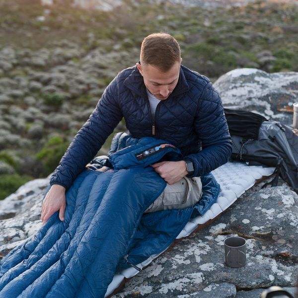 Спальний мішок з натуральним пухом Naturehike CWM295 CNK2300SD013, блакитний 6976023920899 фото