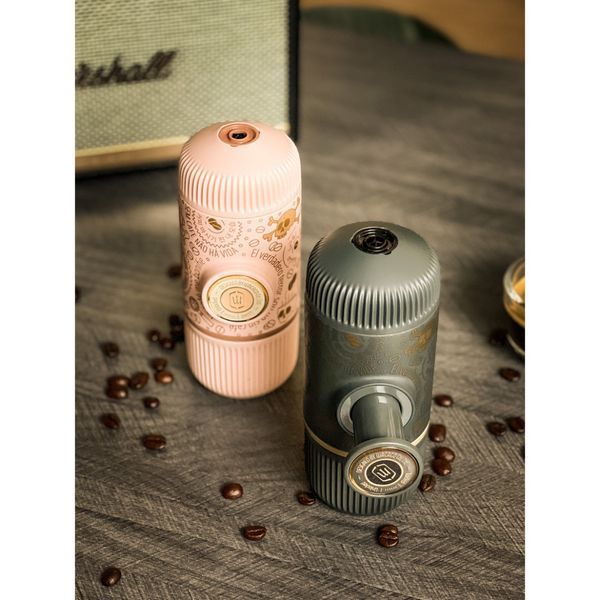 Портативна еспресо-кавоварка Wacaco Nanopresso темно-сіра з чохлом, механічна, для меленої кави WNANODGR фото